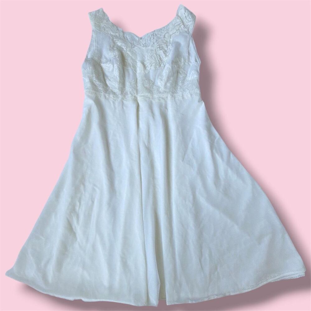 Vintage euro White nylon and lace babydoll dress with floral lace on the bodice